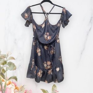 NWT Sadie & Sage Off the Shoulder Floral Dress